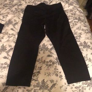 Excellent condition black cropped yoga leggings